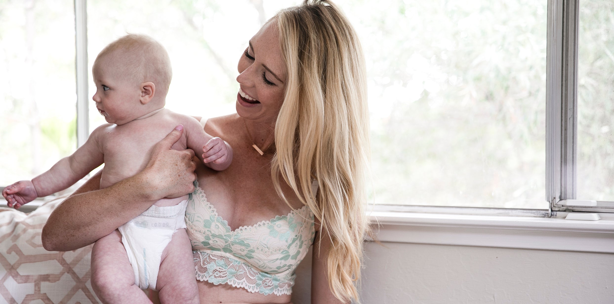 pumping bra - ayla sage - ayla sage pumping bra - mom with baby - pregnancy - the dairy fairy