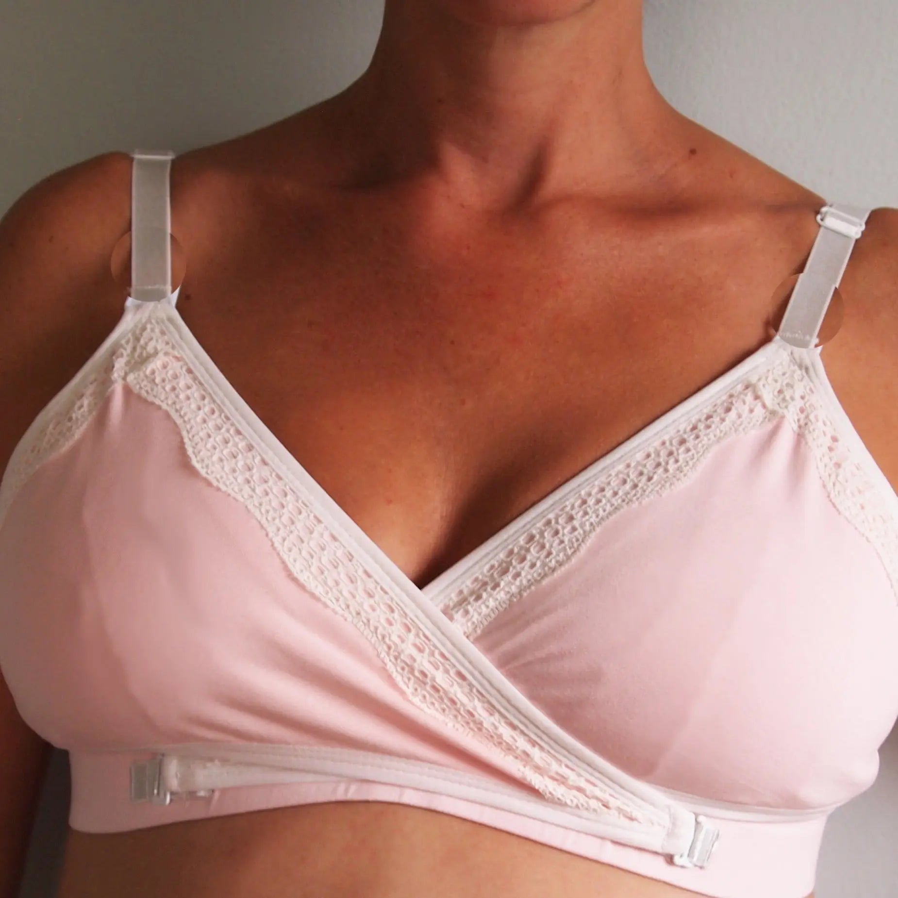 arden pumping bra in colour blush