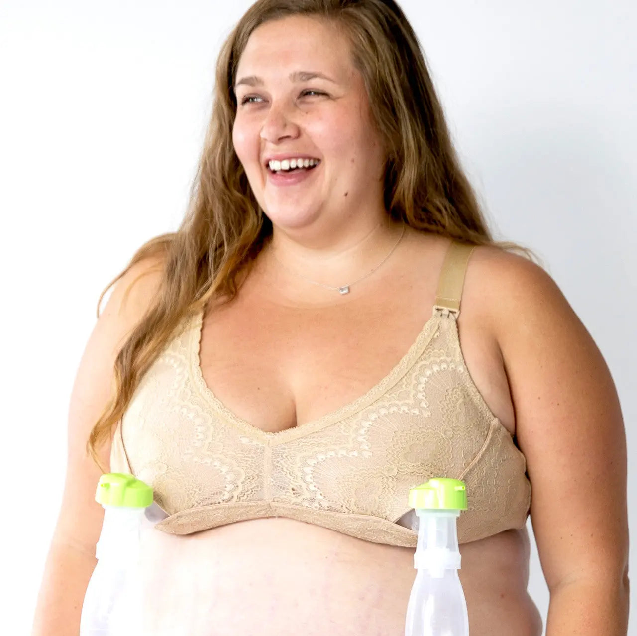 ruby plus pumping bra champagne image from the front, woman pumping