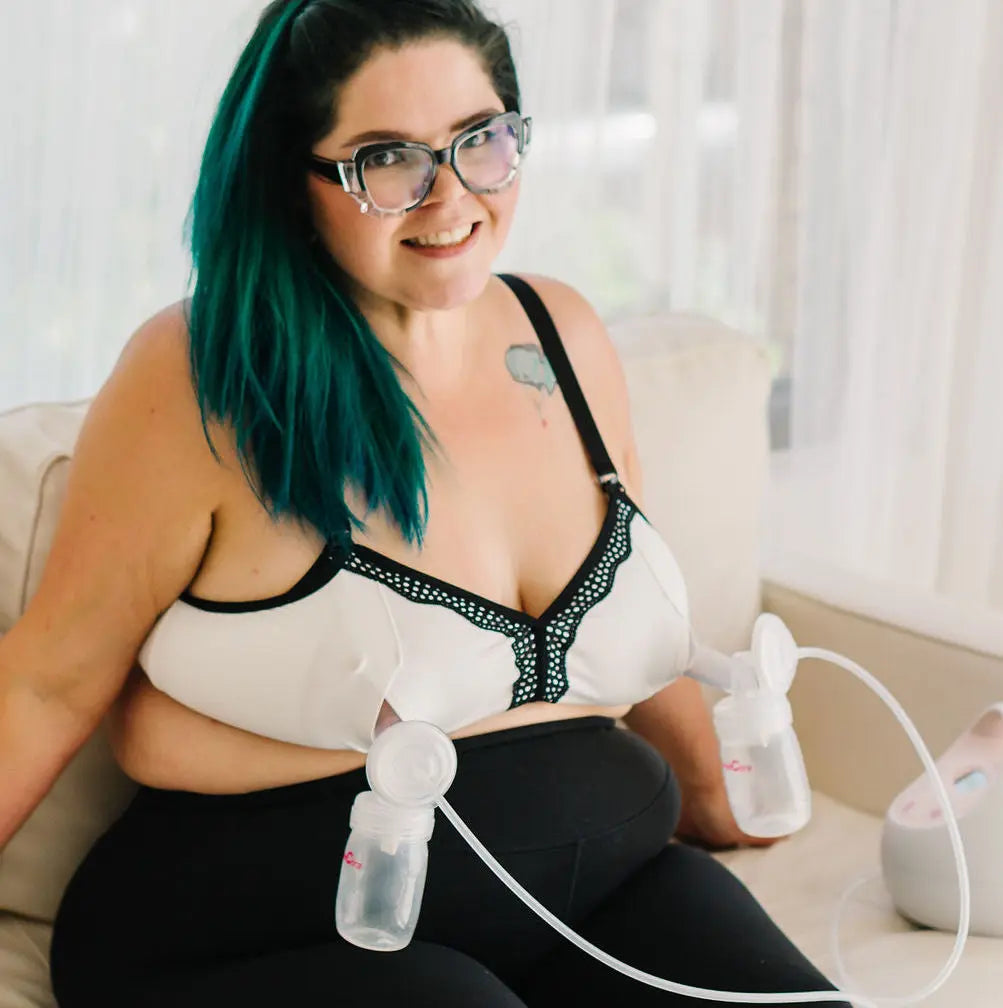 Rose plus white pumping bra image from the front, woman pumping